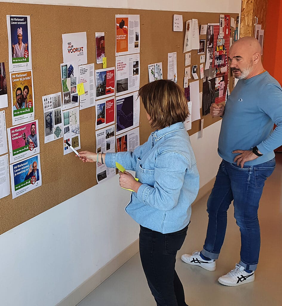 Renate en Michiel voor prikbord